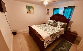 Cheerful 1-Bed On Oakland Park Fl